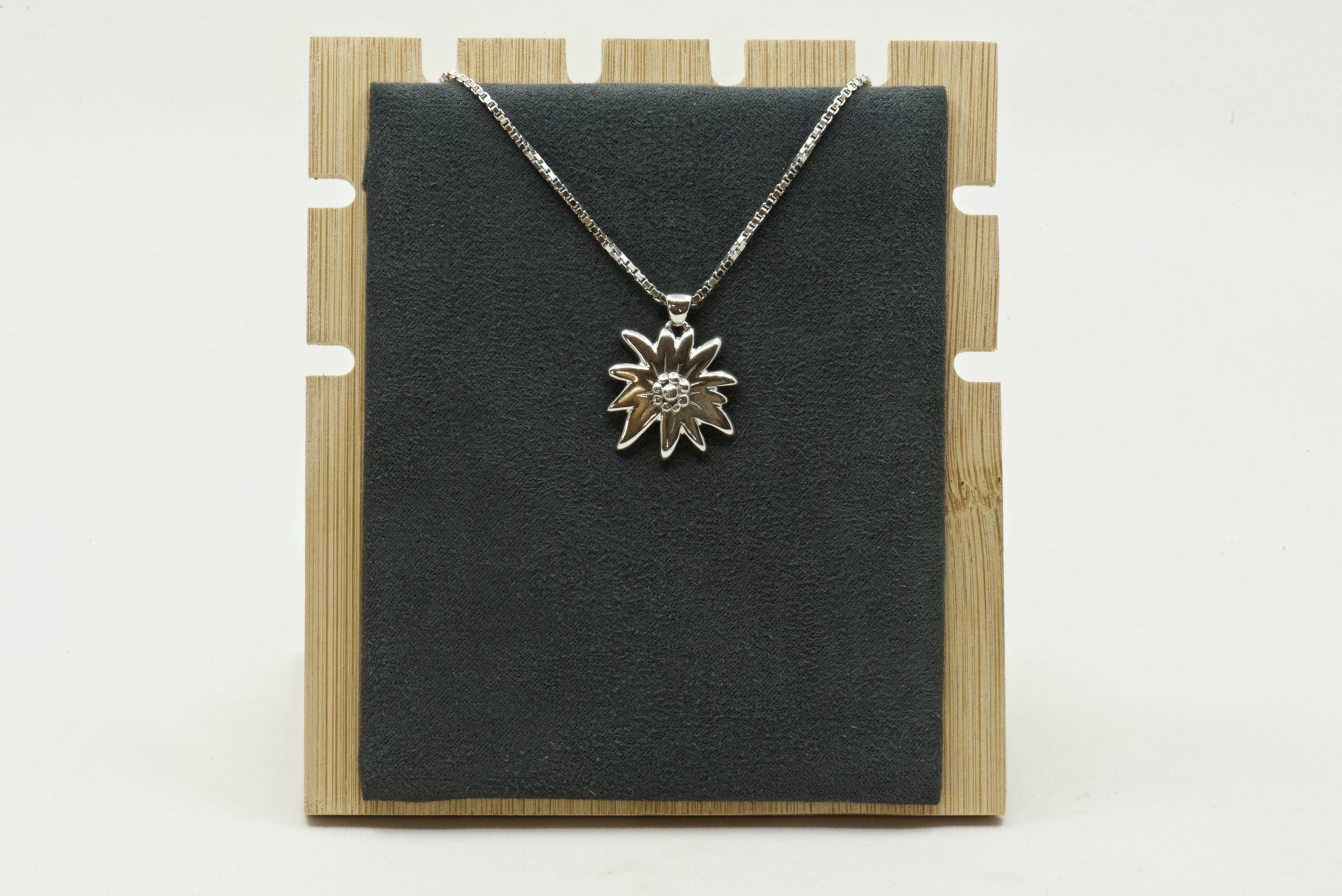 Collier Edelweiss Avec Strass Pour Tenue Traditionnelle - Pendentif Argenté - Longueur Réglable 40 à 48 Cm